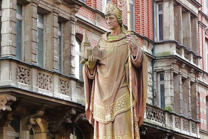 10 secrets of Hamburg's old town - exciting scavenger hunt tour - St. Katharinen and a surviving medieval tower