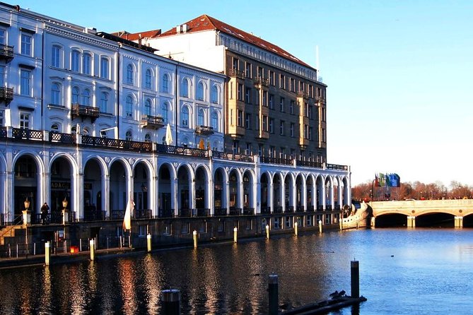 10 secrets of Hamburg's old town - exciting scavenger hunt tour - Trostbrücke and the old port center