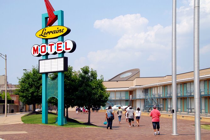 A Self-Guided Memphis Beale Street Discovery Walk - Starting with B.B. King and the sound of Beale Street