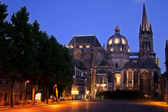 Aachen Scavenger Hunt and Highlights Self Guided Audio Tour - City Hall and Centre Charlemagne