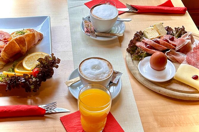 Adventure Breakfast and Escape Game in Braunschweig - The Braunschweig Lion supplies the memorable finish