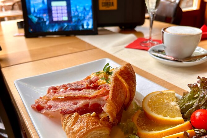 Adventure Breakfast and Escape Game in Braunschweig - Four breakfast choices, with a few details to weigh