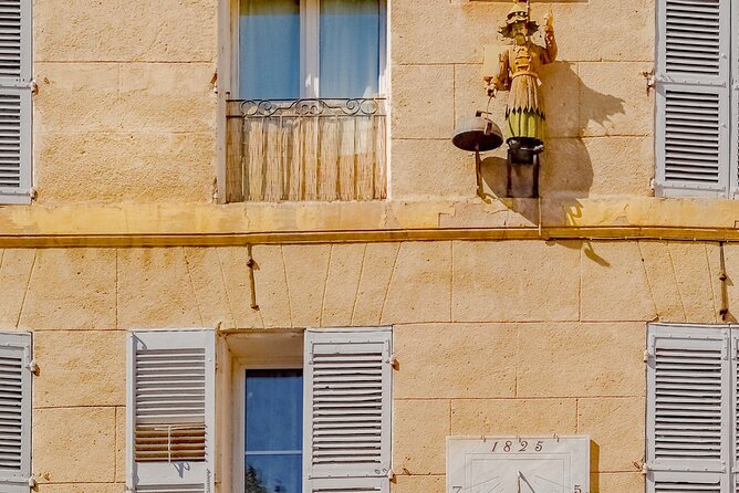 Aix-en-Provence Scavenger Hunt and Sights Self-Guided Tour - Questions, clues, and photo tasks