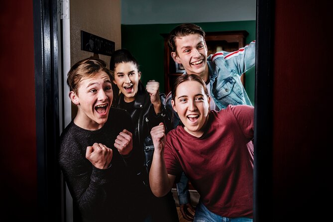 Alice In Puzzleland an Escape Hunt Brisbane Experience - What happens during the 60-minute challenge