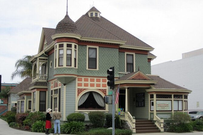 Amazing Scavenger Hunt: Wind Through Santa Ana’s Downtown - The important catch: no refunds