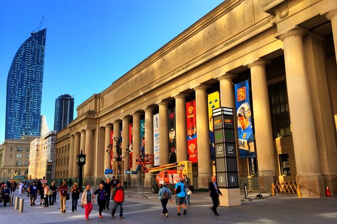 An Exciting Scavenger Hunt: The Wonders of Old Toronto - Berczy Park starts the hunt