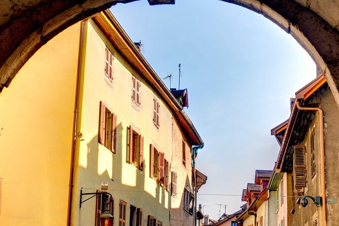 Annecy Scavenger Hunt and Highlights Self Guided Audio Tour - What This Annecy Self-Guided Tour Really Is