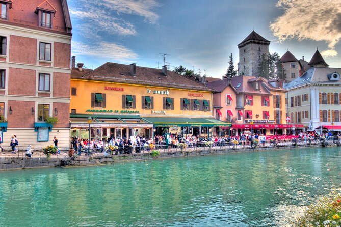 Annecy Scavenger Hunt and Highlights Self Guided Audio Tour - Starting at Pont des Amours