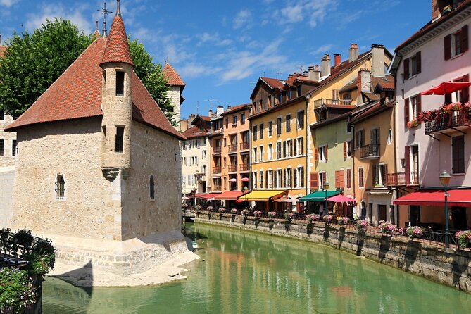 Annecy Scavenger Hunt and Highlights Self Guided Audio Tour - The Palais de l’Île: Annecy’s Best Puzzle Setting
