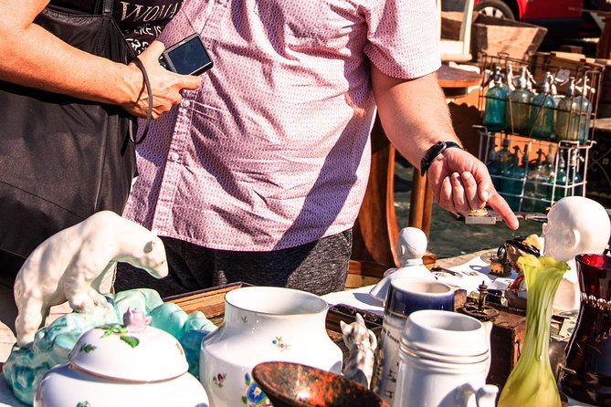 Antiques and Curios - Private Flea Market Treasure Hunt - The ride from Budapest to the market