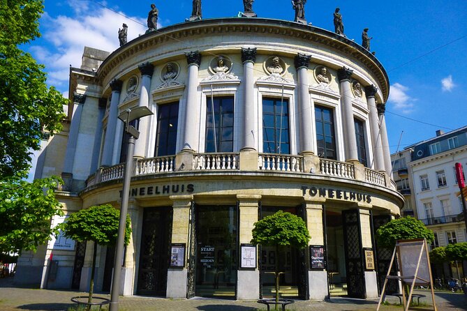 Antwerp Scavenger Hunt and Best Landmarks Self Guided Audio Tour - Museum Vleeshuis, Grote Markt, and the city center