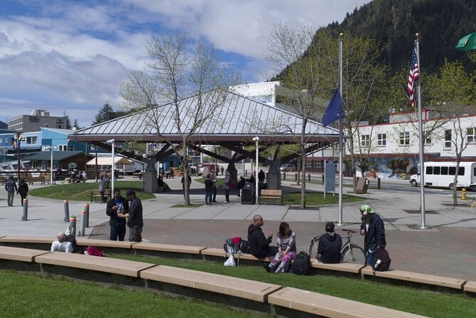 Astonishing Juneau Scavenger Hunt: Juneau Journey - A two-hour introduction to Juneau by smartphone