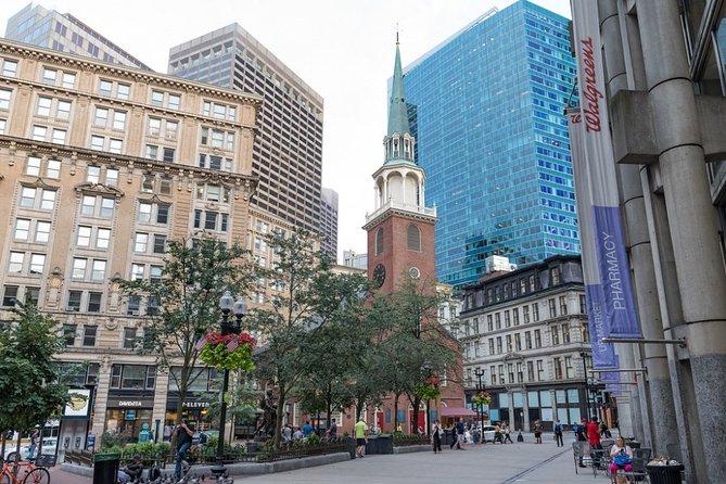 Astounding Scavenger Hunt: Boston The Story of America - The Freedom Trail as the route’s backbone