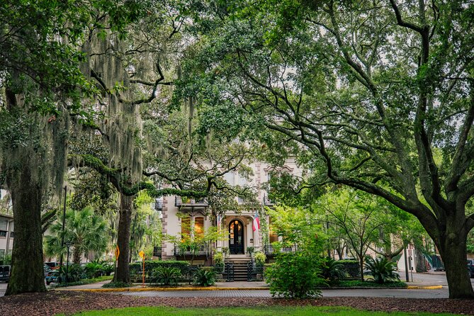 Astounding Scavenger Hunt: Historic Savannah Adventure - The Olde Pink House