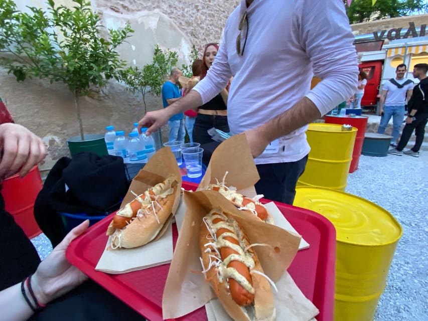 Athens: Street Art Treasure Hunt with Food Stop - How the smartphone riddles shape the walk
