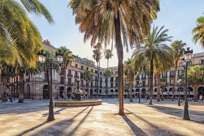 Barcelona Gothic Quarter Scavenger Hunt and City Highlights Walking Tour - Plaça Reial provides the final stop