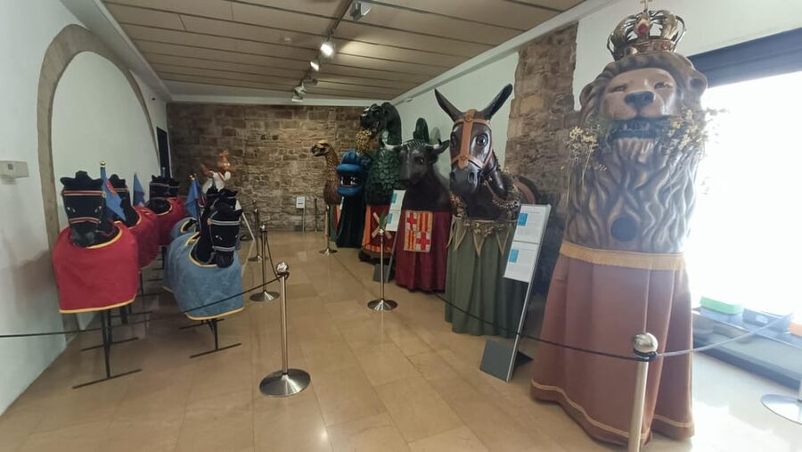 Barcelona private Family-Friendly Cultural & Food Tour - What makes the private format worth the price