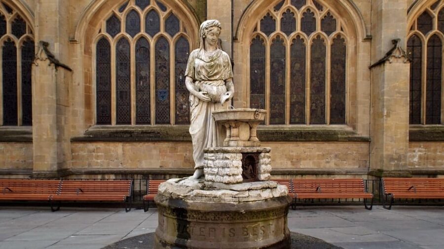 Bath: City Walking Tour & Exploration Game - Timing, weather, and what to carry