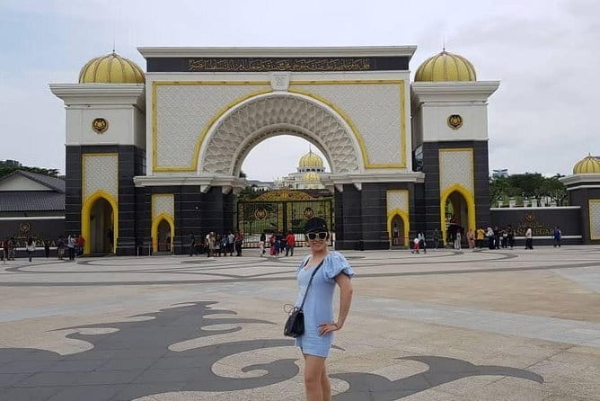 Batu Cave Tour and Kuala Lumpur City Exploration Tour ( 2 in 1 ) - Petronas Twin Towers, Kuala Lumpur’s modern symbol