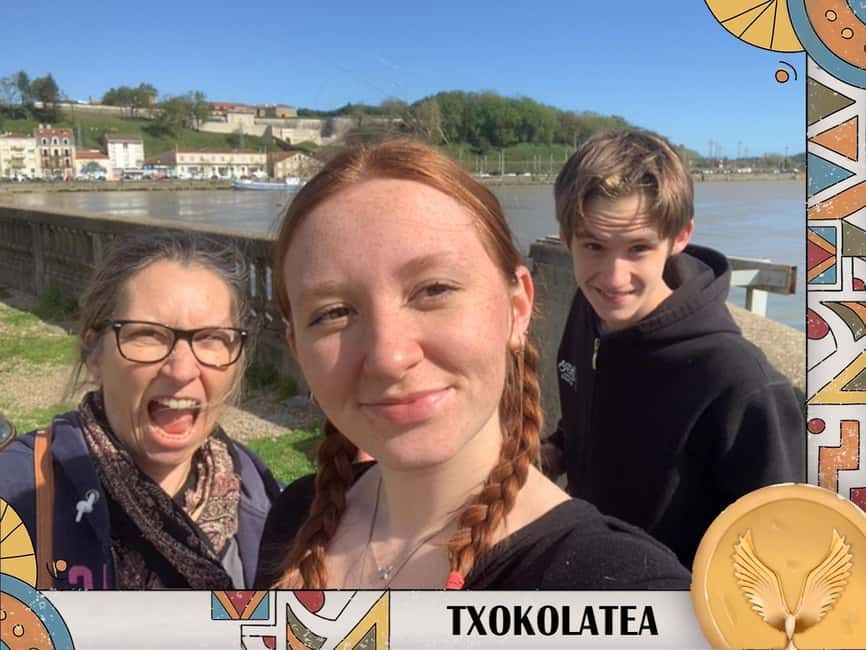 Bayonne: Outdoor Escape Game Discover Bayonne - Txokolatea - Following Mathilde La Fève through the city