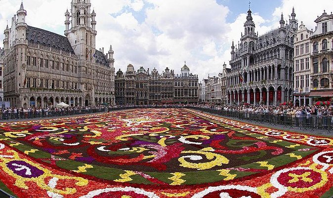 Beer Tasting and Scavenger Hunt in Brussels – About 3 Hours - A city walk with beer, riddles, and a booklet