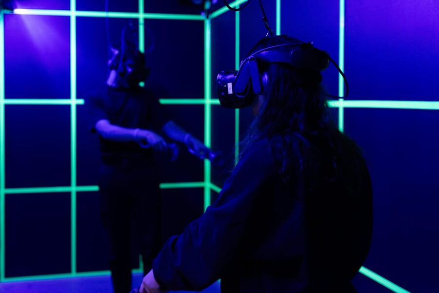 Berlin: EXIT Escape Room Games & Virtual Reality Adventures! - Why the private format matters