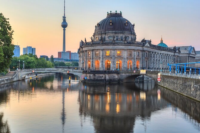 Berlin Highlights Self guided scavenger hunt and Walking Tour - The value of $17.38 per group