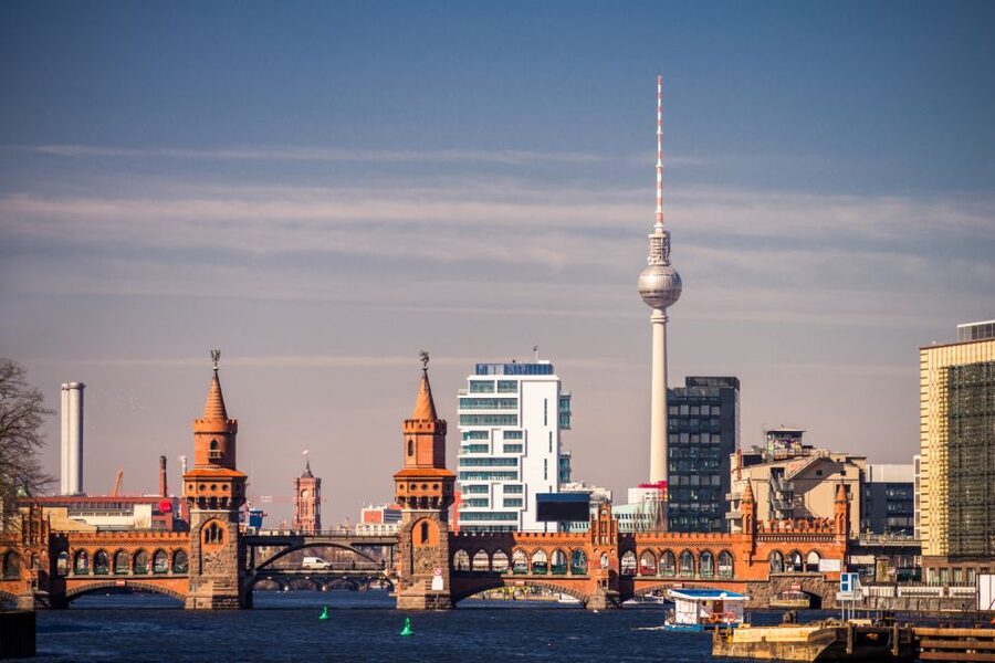Berlin Kreuzberg: Scavenger Hunt Self-Guided Tour - What to bring and how to prepare