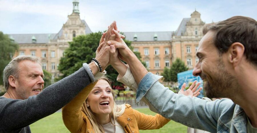 Berlin: Outdoor Escape Game Mitte - Starting the mission at Koppenplatz