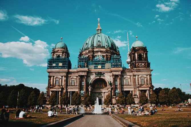 Berlin Scavenger Hunt and Highlights Self-Guided Tour - The attraction stops: what you will and will not see