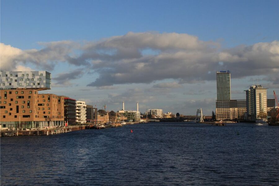 Berlin: Scavenger Hunt through Friedrichshain - Timing, walking, and what to bring