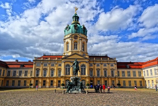 Berlin stories - an exciting scavenger hunt tour - What the puzzles are really like