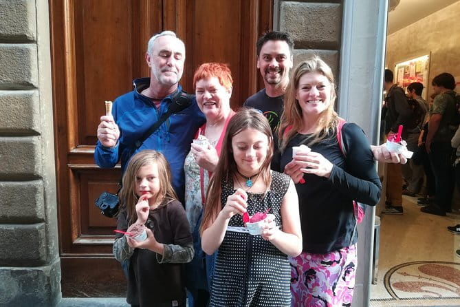 Best of Florence Treasure Hunt Tour for Kids & Families - Piazza della Repubblica and the Duomo