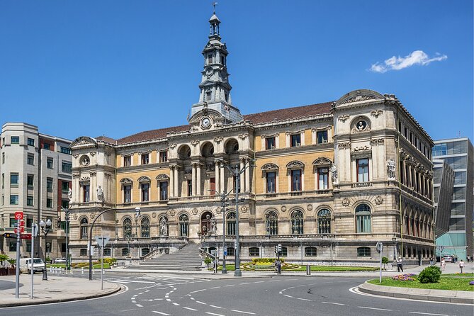 Bilbao Scavenger Hunt and Highlights Self Guided Audio Tour - Doña Casilda Park to the Guggenheim