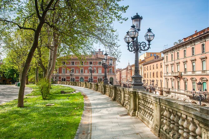 Bologna Scavenger Hunt and Highlights Self Guided Audio Tour - How the Bologna hunt works in real life