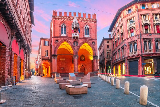 Bologna Scavenger Hunt and Highlights Self Guided Audio Tour - What the audio and riddles add