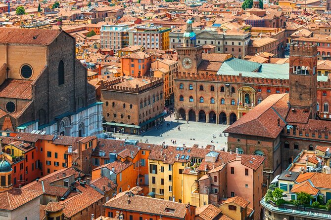Bologna Secrets Quest: Self-Guided Hidden Gems Adventure - Neptune’s Fountain and the heart of public Bologna