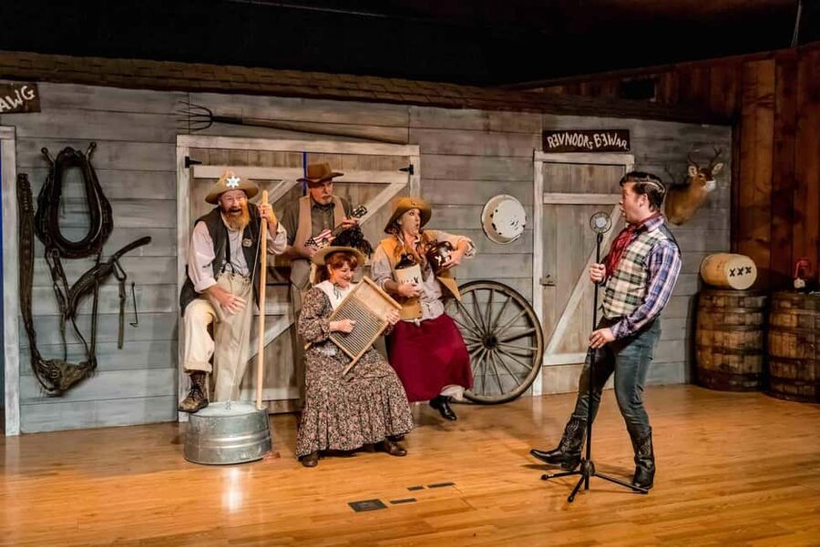 Branson: Whodunnit Hoedown Murder Mystery Dinner Show - Key points at a glance