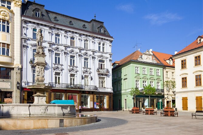 Bratislava Scavenger Hunt and Highlights Self Guided Audio Tour - Čumil, the museum, and the Old Bridge