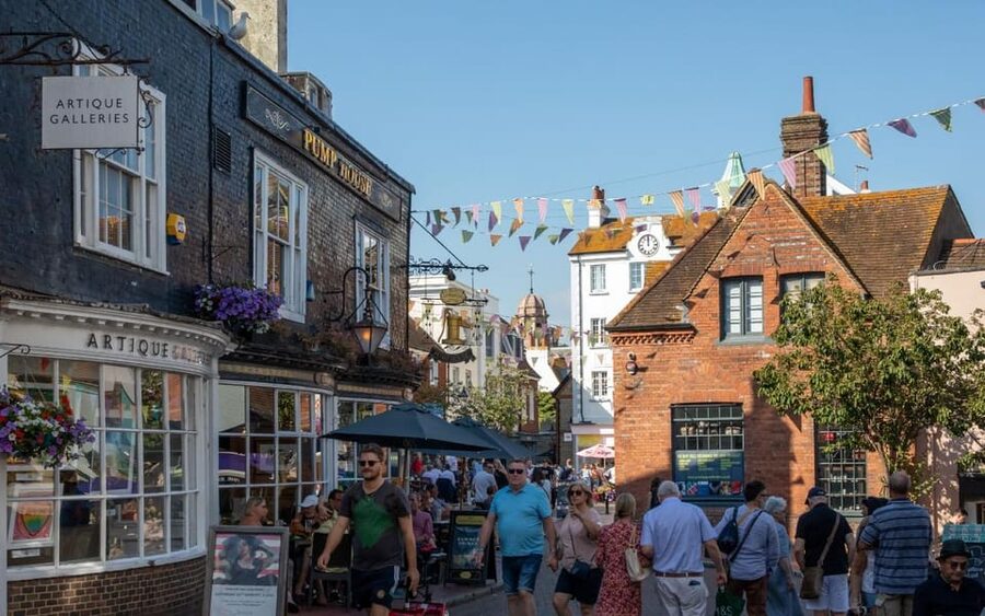 Brighton: City Walking Tour & Exploration Game - Is $37 good value for a group?