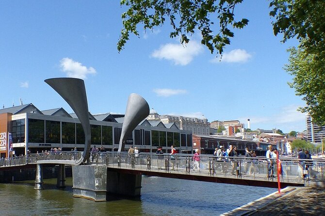 Bristol Quest: Self Guided City Walk & Immersive Treasure Hunt - The app, scoring and team play