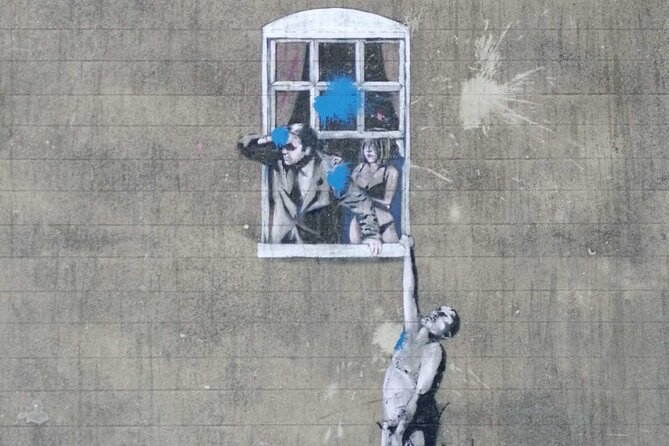 Bristol Street Art: Banksy Exploration Game and Tour - El Mac’s photorealistic mural
