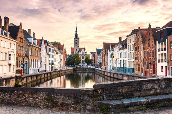 Bruges Scavenger Hunt and Highlights Self Guided Audio Tour - Bruges sightseeing with a game built in