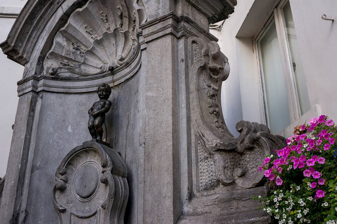 Brussels Highlights Self guided scavenger hunt and Walking Tour - Manneken Pis and Brussels’ playful side