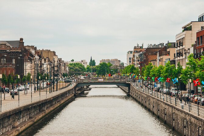 Brussels Highlights Self guided scavenger hunt and Walking Tour - Grand Place: the route’s visual high point