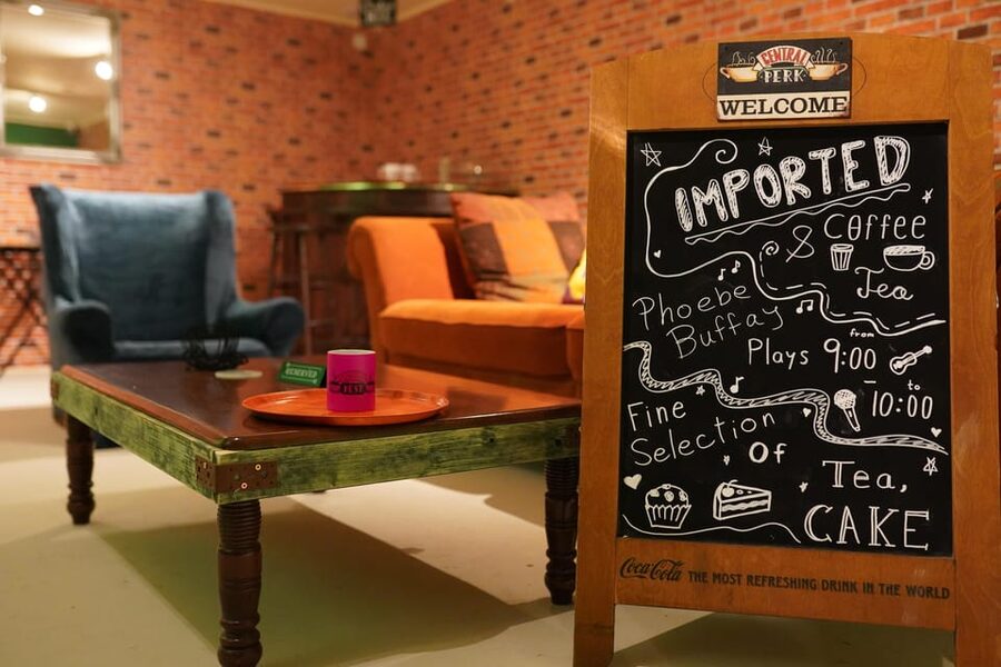 Budapest: 90s Sitcom Escape Room Adventure with Drinks - Joey and Chandler’s apartment adds more pressure