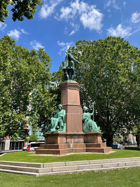 Budapest: Assist the Authorities Outdoor Escape Room Game - Who will enjoy Uncle Karl’s missing dog case?