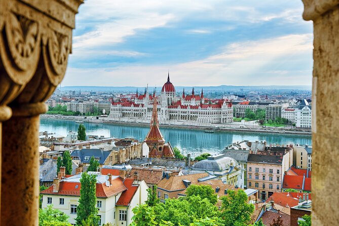 Budapest Scavenger Hunt and Highlights Self Guided Audio Tour - Starting with Parliament and Pest