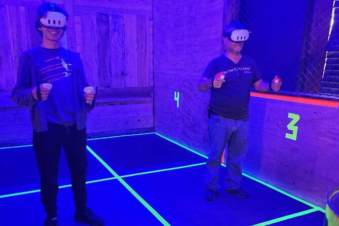 Bundle: 1 hour Axe Throwing+ 1 hour VR Escape Game - Best occasions for booking