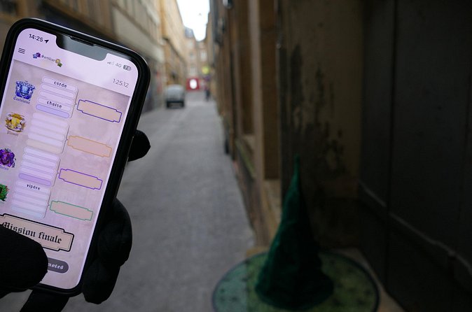 Caen: Magic Team Escape Game in Town - Using the app without losing the plot